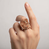 Verstelbare, verzilverde ring met mineralen