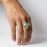Verstelbare, verzilverde ring met mineralen