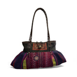 “Sacs à main” Hmong

Source:
“Hmong”  Handtassen