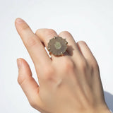 Verstelbare , vergulde ring met mineralen