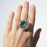 Verstelbare , vergulde ring met mineralen