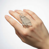 Verstelbare, verzilverde ring met mineralen