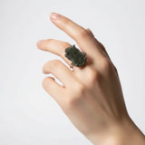 Verstelbare, verzilverde ring met mineralen
